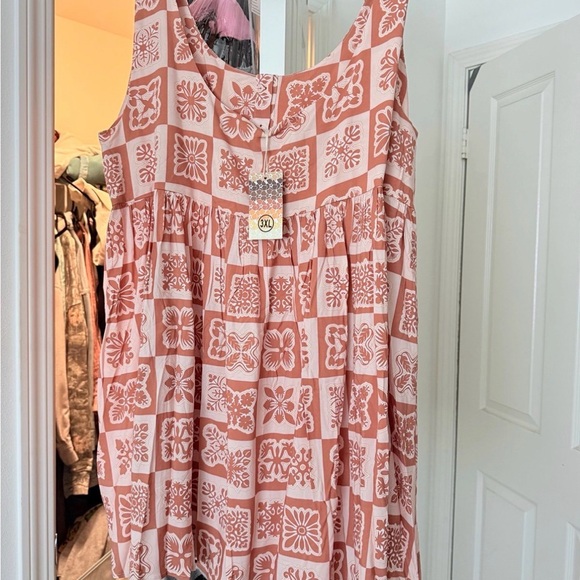 Dress - Picture 2 of 3